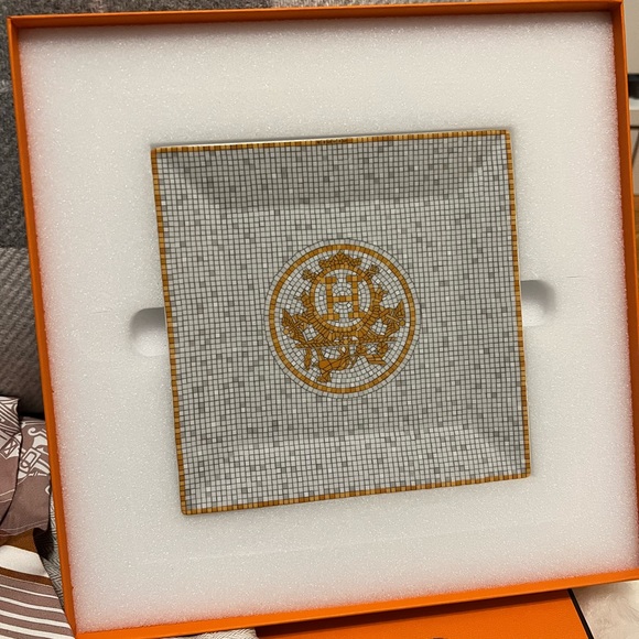 Hermes Porcelain Mosaique au 24 Square
Plate - Picture 2 of 4